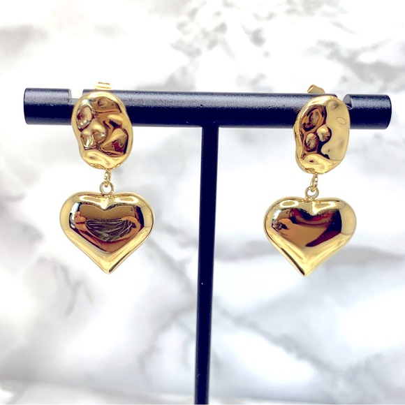 ◾️18k Gold Plated Heart Drop Earrings - Picture 10 of 14